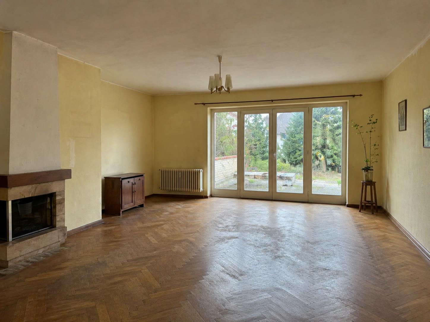 Zařízený obývák, po AI homestagingu