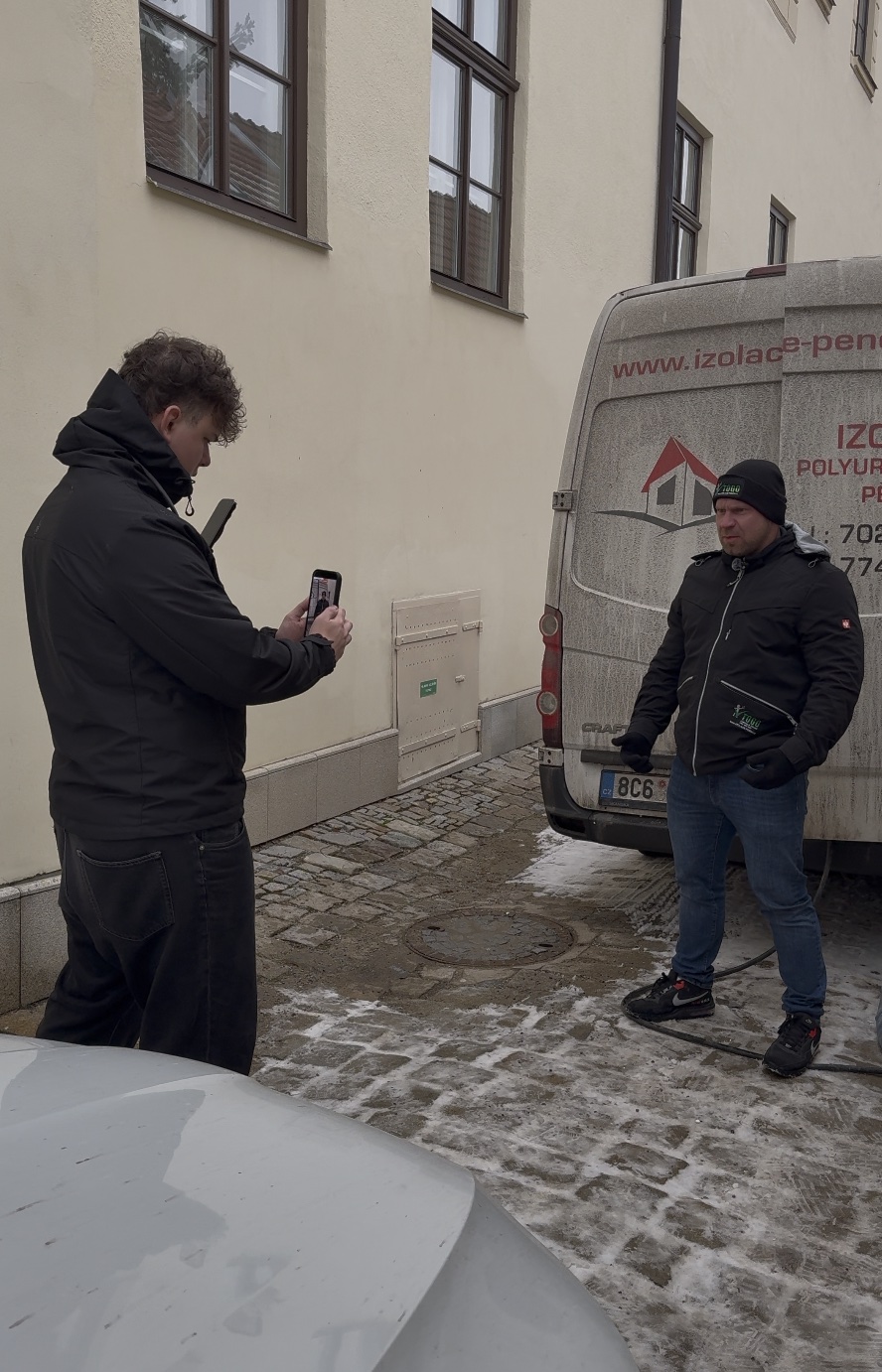 Natáčení s klientem Izolace-pěnou, terén, dodávka